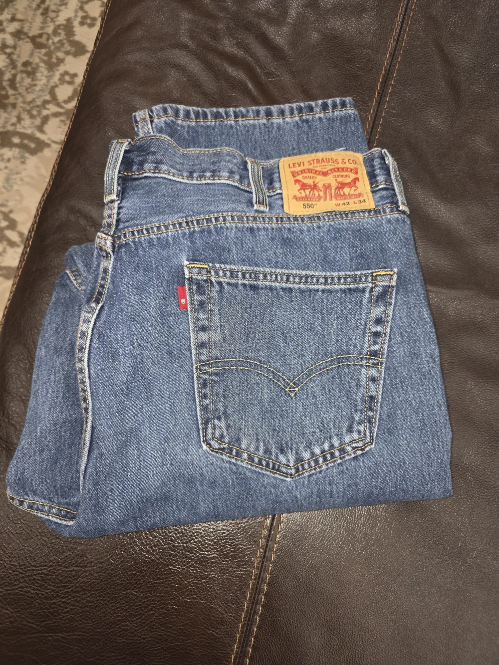 Levi's Relaxed Fit Tapered Leg Men's Jeans in Medium Blue Wash 42/34